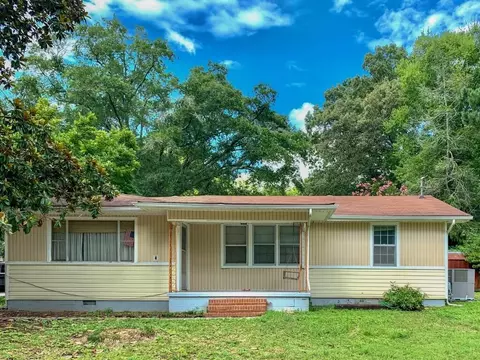 1 Bragg Cir, Rossville, GA 30741