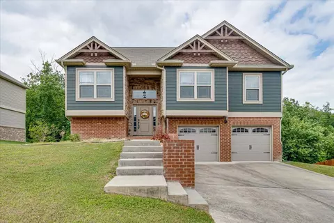 1095 Longo Dr, Soddy Daisy, TN 37379
