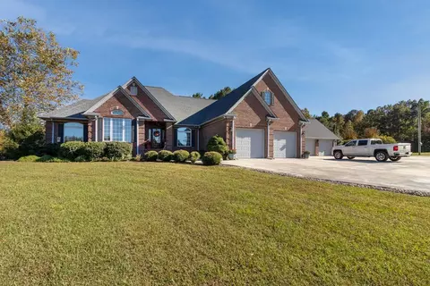 1420 NE Dawnville Rd, Dalton, GA 30721