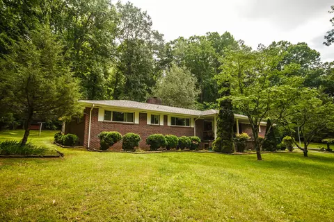 2214 N Gold Point Cir, Hixson, TN 37343