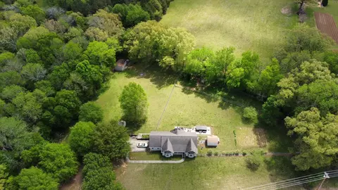 9466 E Valley Rd, Dunlap, TN 37327 photo 1