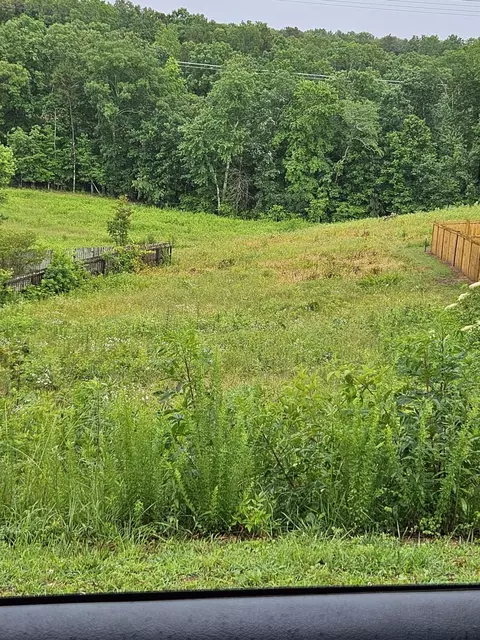 1724 Magnum Ln #12, Soddy Daisy, TN 37379