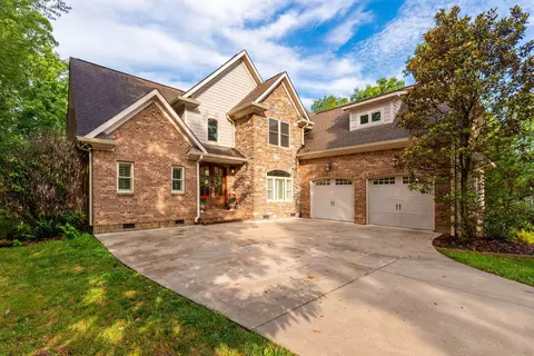4917 Toll House Trl, Signal Mountain, TN 37377
