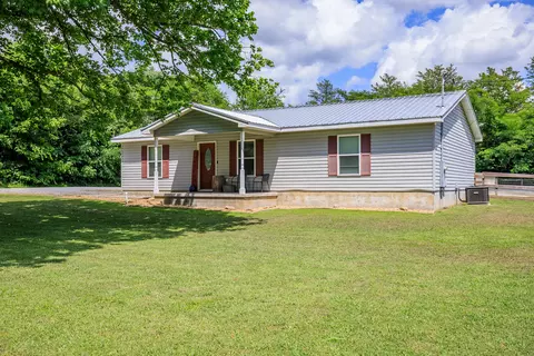384 Montague St, Trenton, GA 30752