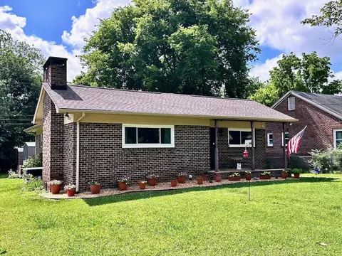 920 NW Fairmont Ave, Cleveland, TN 37311