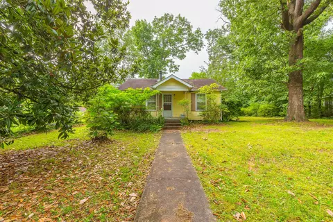 15 School St, Rossville, GA 30741