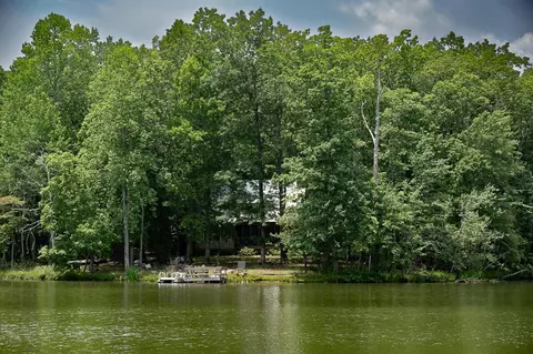 895 Lake Loop Rd, Cloudland, GA 30731