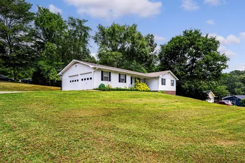5021 NE Sparrows Point Dr, Cleveland, TN 37312