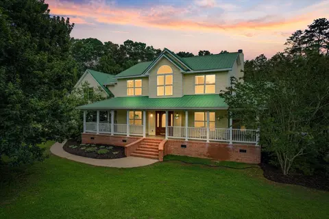 501 SE Strawhill Rd, Cleveland, TN 37323