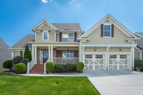 399 Lakeshore Cove Dr, Fort Oglethorpe, GA 30742
