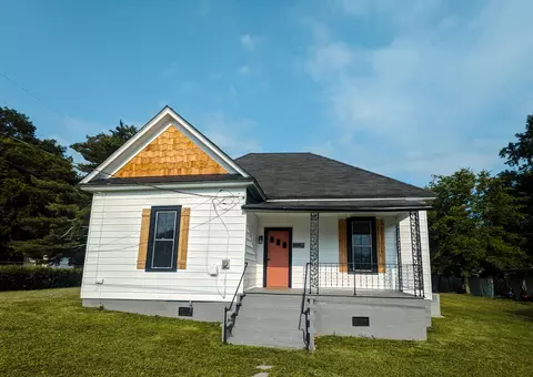 1207 Lee St, Chickamauga, GA 30707