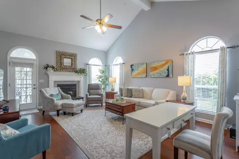 6709 Willow Brook Dr, Chattanooga, TN 37421