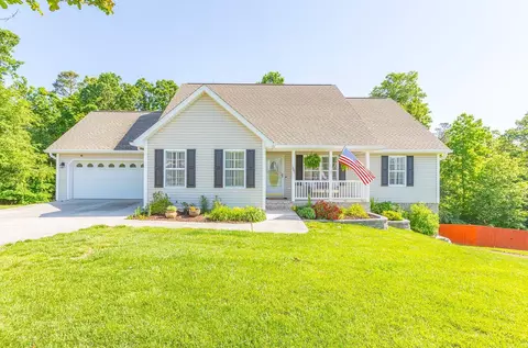 1007 Chariot Dr, Soddy Daisy, TN 37379
