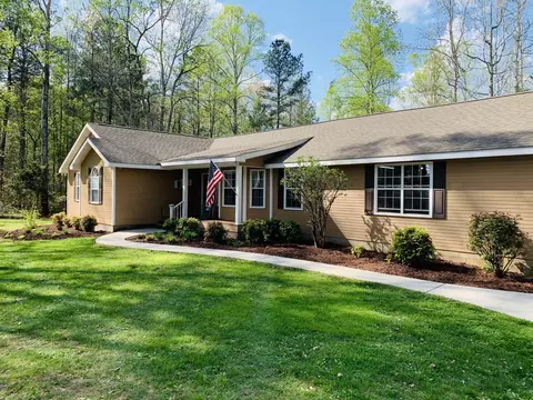 8 Mcclure Dr, Lafayette, GA 30728