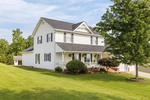 221 NE Flagstone Dr, Cleveland, TN 37323