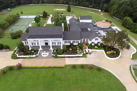 8212 Bell Mill Rd, Ooltewah, TN 37363