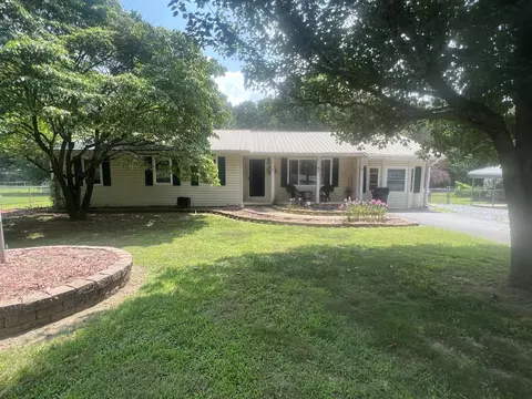 627 E Lookout Ter, Fort Payne, AL 35967