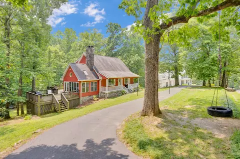 121 Golf Dr, Signal Mountain, TN 37377