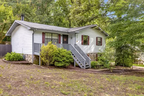 5044 Hunter Village Dr, Ooltewah, TN 37363