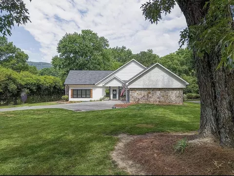 1708 Oakmont Dr, Dalton, GA 30720