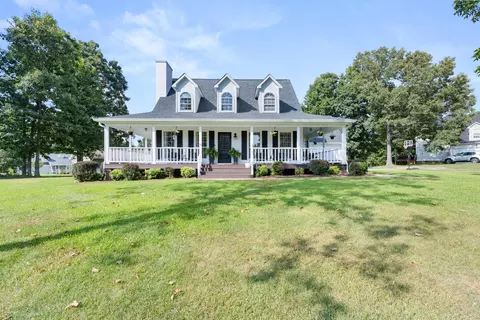 483 Pebblestone Dr, Ringgold, GA 30736