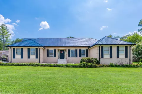 2115 NW Woodvale St, Cleveland, TN 37311