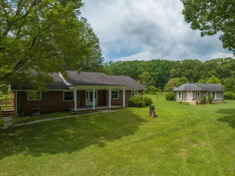 1711 Memorial Dr, Rising Fawn, GA 30738