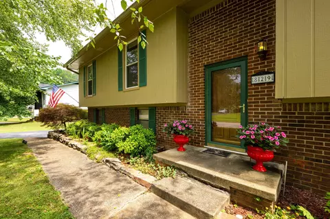 829 N Valley Wood Cir, Hixson, TN 37343