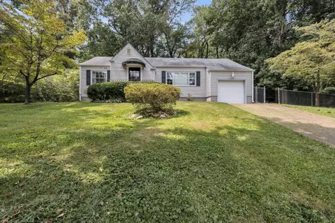 1703 S Seminole Dr, Chattanooga, TN 37412