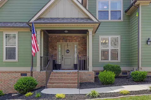 6775 Doughboys Ln, Ooltewah, TN 37363
