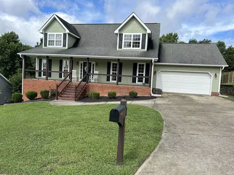 384 Classic Dr, Soddy Daisy, TN 37379