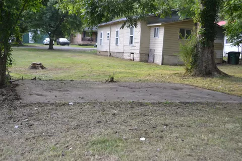 107 Locust Ave, South Pittsburg, TN 37380