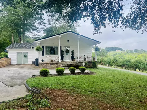 120 Parton St, Bridgeport, AL 35740