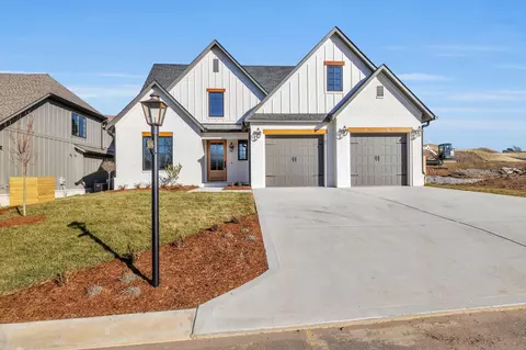 1214 London Woods Way #39, Apison, TN 37302