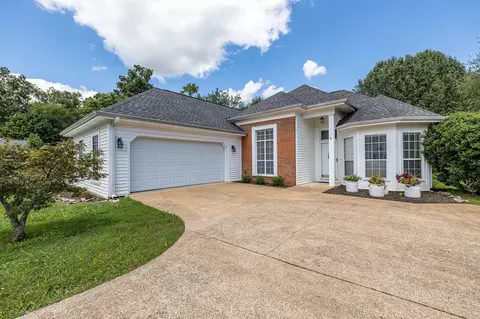 1703 Jackson Square Dr, Hixson, TN 37343
