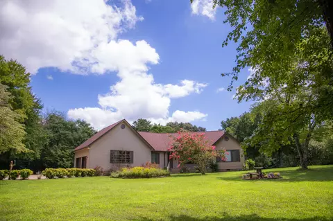 10208 Sims Harris Rd #8, Ooltewah, TN 37363