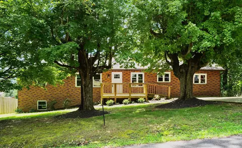 231 SE Fairview Dr, Cleveland, TN 37323
