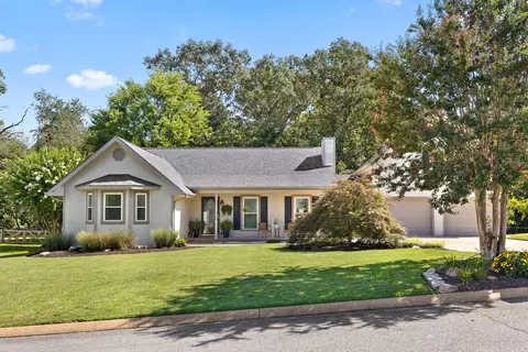10044 Rolling Wind Dr, Soddy Daisy, TN 37379