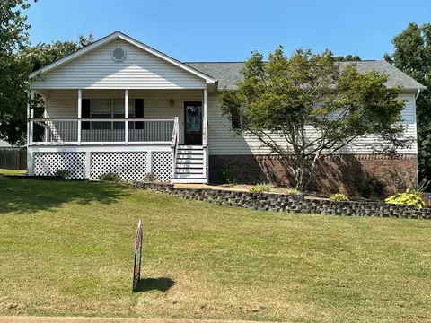 10529 Hunter Trace Dr, Soddy Daisy, TN 37379