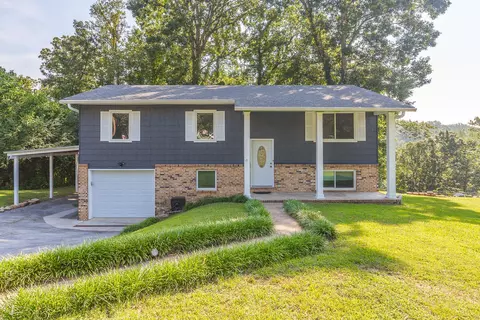 1519 N Winer Dr, Soddy Daisy, TN 37379