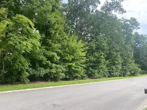 2407 Anchor Trl #80, Signal Mountain, TN 37377