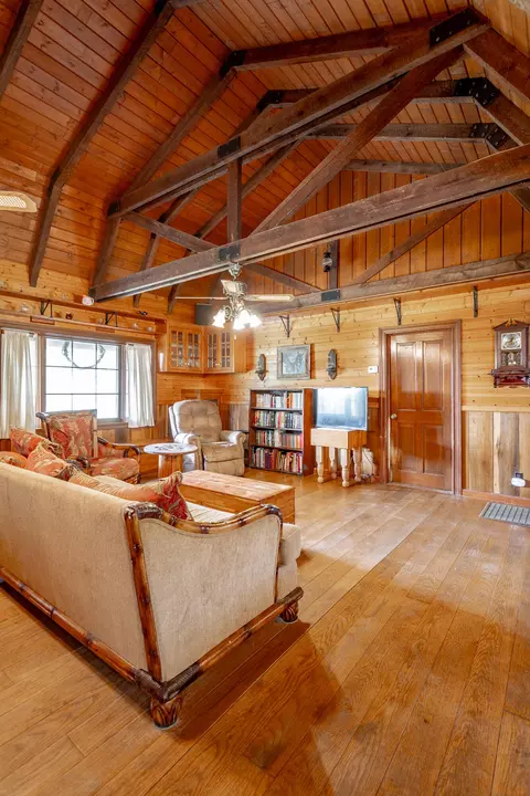Living - 22 Walnut St, Kimball, TN 37347 photo 6 of 6