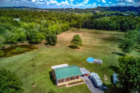 345 Mitchell Ln, Rossville, GA 30741