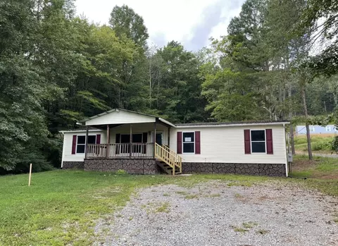 131 S Pine Grove Rd, Lafayette, GA 30728
