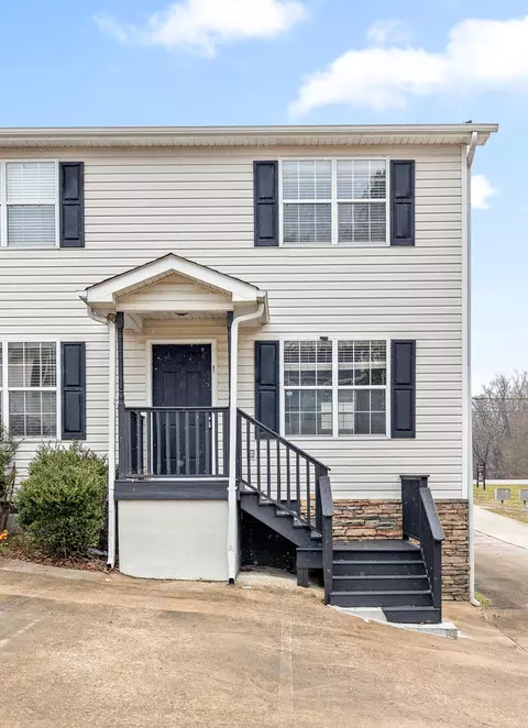 88 W End Ln, Ringgold, GA 30736