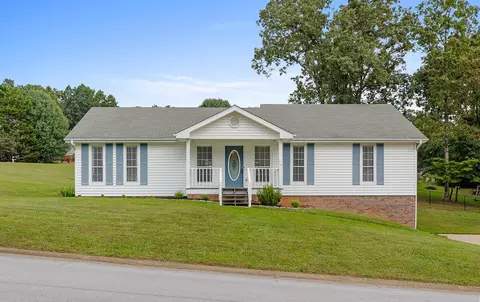 10503 Hunter Trace Dr, Soddy Daisy, TN 37379