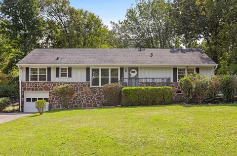 1510 S Seminole Dr, East Ridge, TN 37412