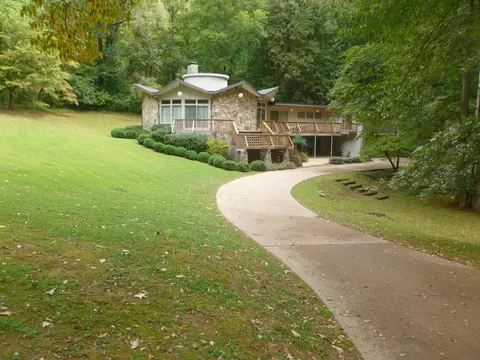 1922 Wisteria Dr, Hixson, TN 37343