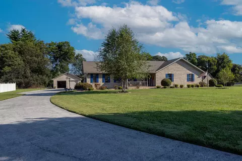 106 Legacy Dr, Madisonville, TN 37354