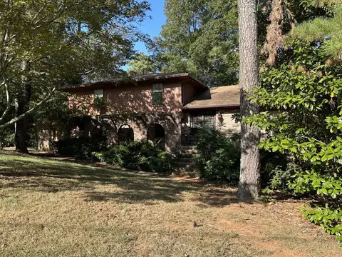 1711 Rock Bluff Rd, Hixson, TN 37343